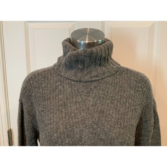 Moth Anthropologie Gray Wool Turtleneck Sweater, Size XXS - Picture 2 of 9